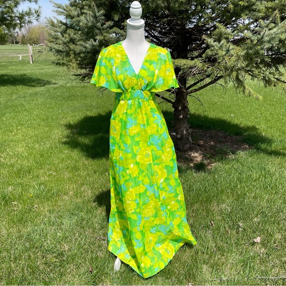 BEAUTIFUL Vintage Hawaiian Green Yellow Floral Print Flutter Sleeve Maxi Dress - Picture 2 of 8